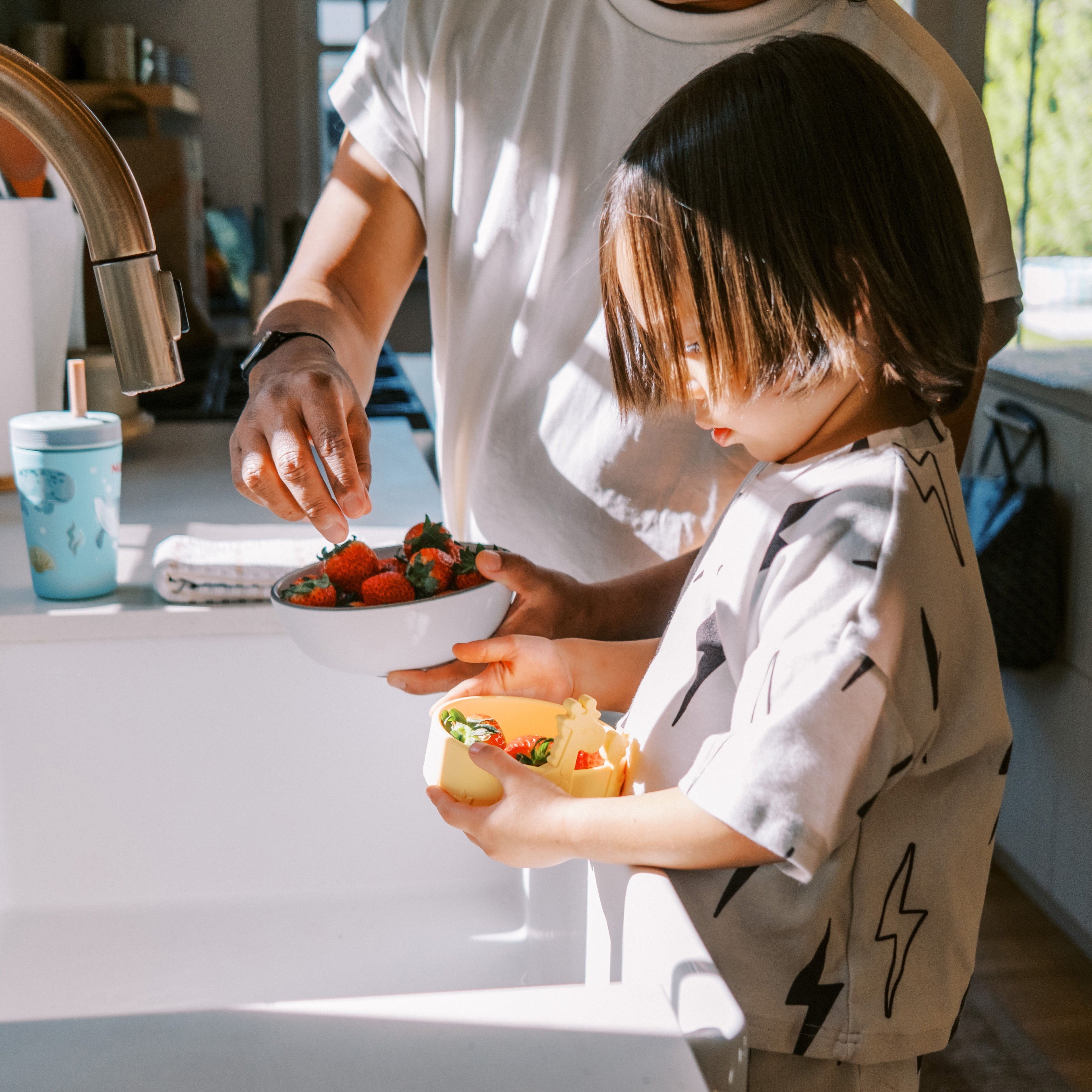 Animal Friends 6-Piece Dinnerware Set - Yellow Giraffe